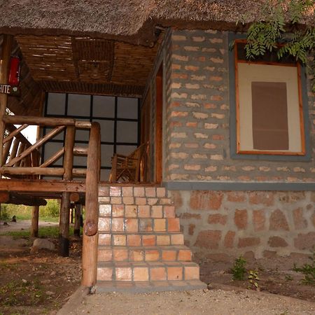 Irungu Forest Safari Lodge Katunguru Dış mekan fotoğraf
