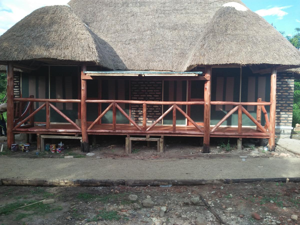 Irungu Forest Safari Lodge Katunguru Dış mekan fotoğraf