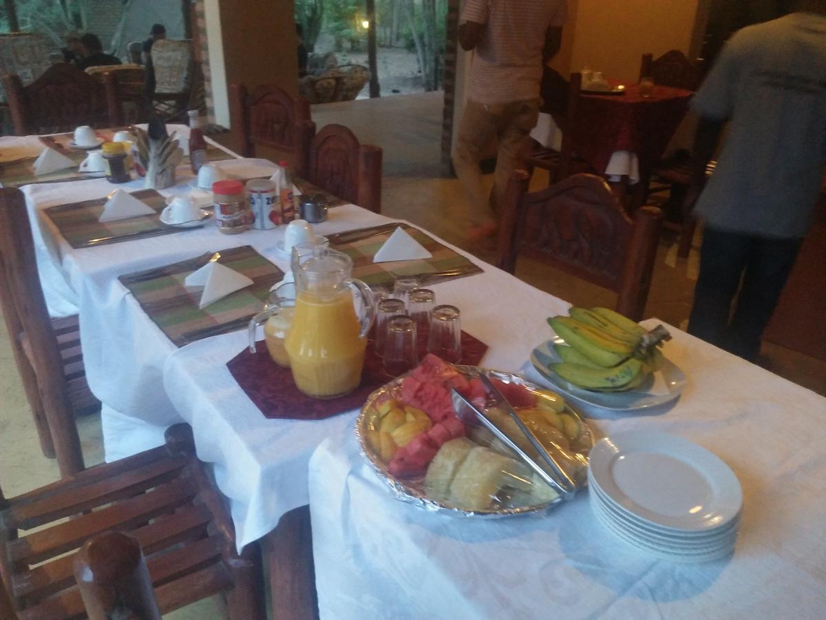 Irungu Forest Safari Lodge Katunguru Dış mekan fotoğraf