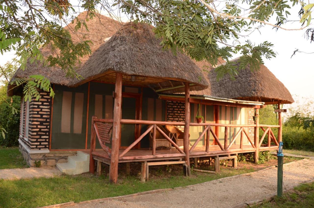 Irungu Forest Safari Lodge Katunguru Dış mekan fotoğraf