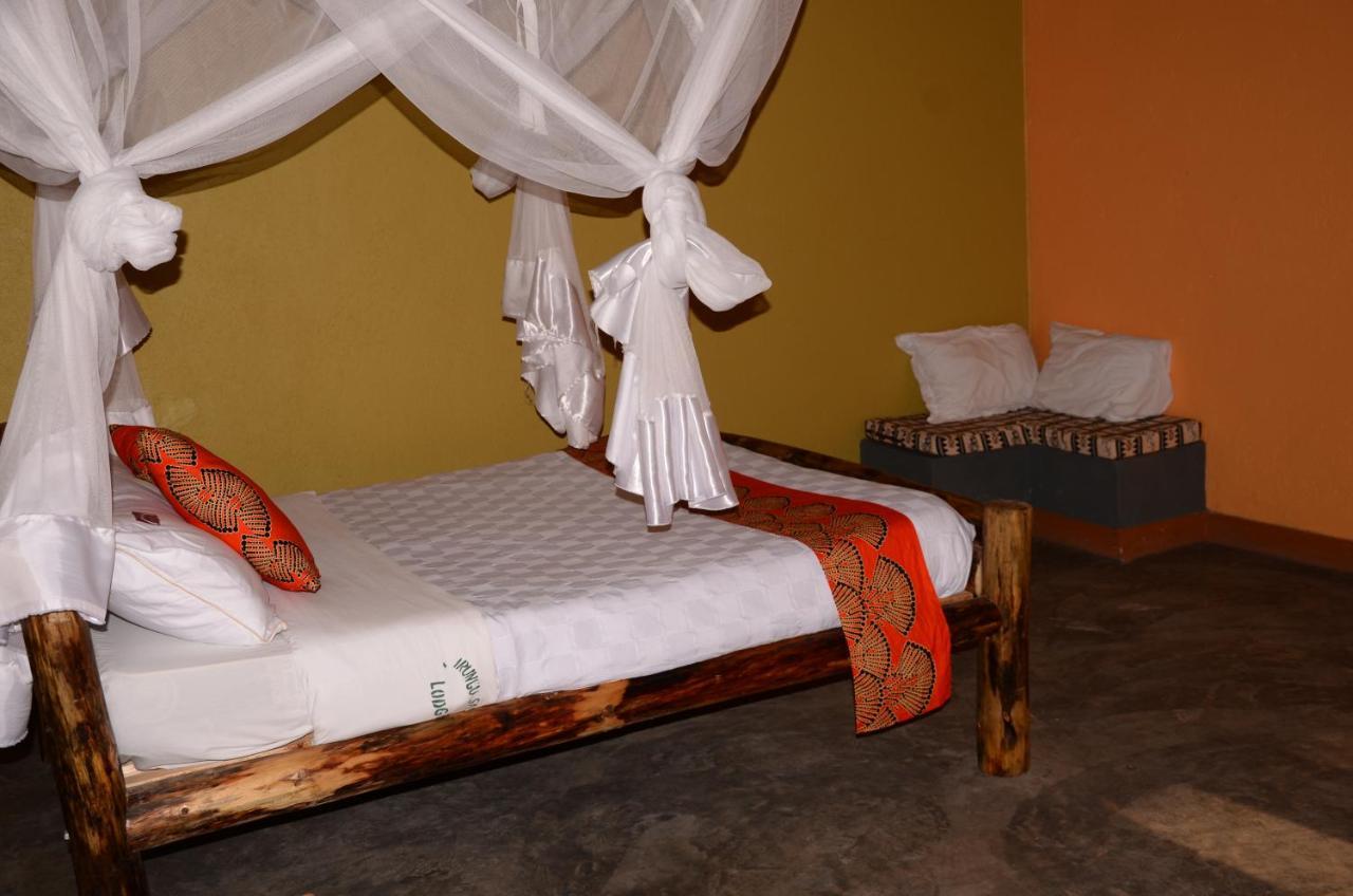 Irungu Forest Safari Lodge Katunguru Dış mekan fotoğraf