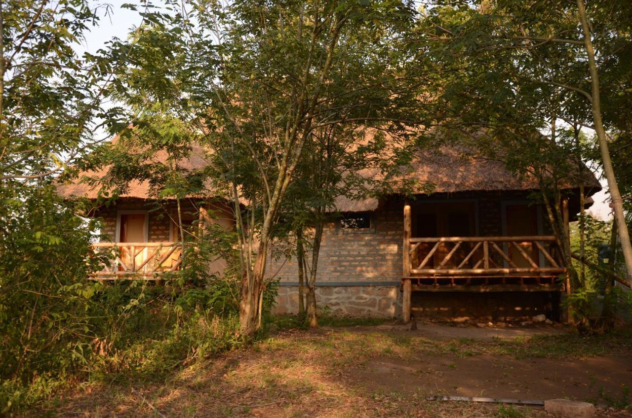 Irungu Forest Safari Lodge Katunguru Dış mekan fotoğraf