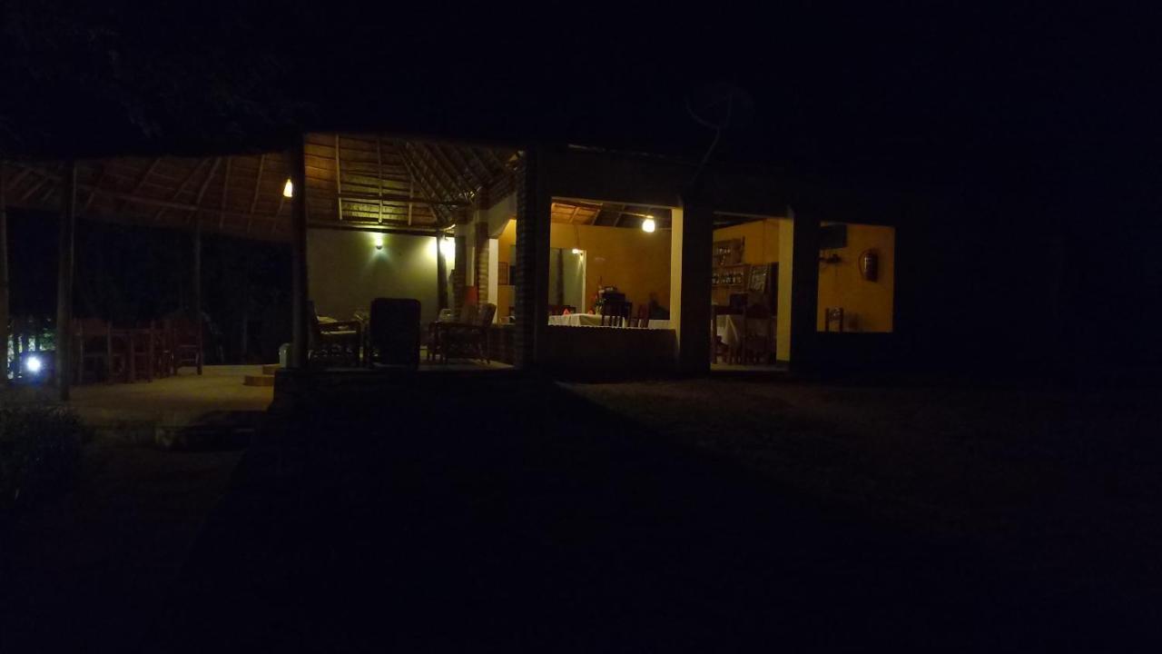 Irungu Forest Safari Lodge Katunguru Dış mekan fotoğraf