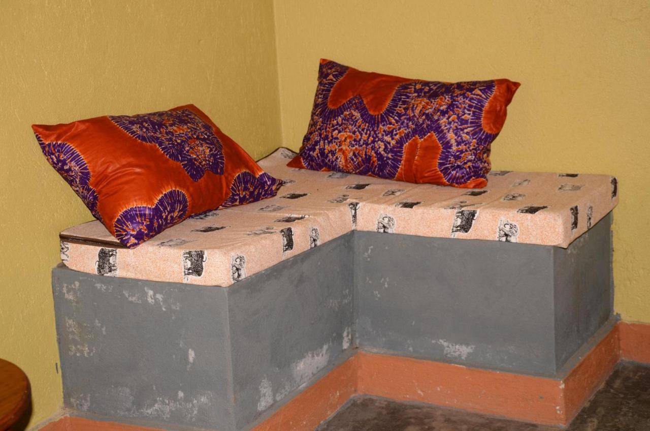 Irungu Forest Safari Lodge Katunguru Dış mekan fotoğraf