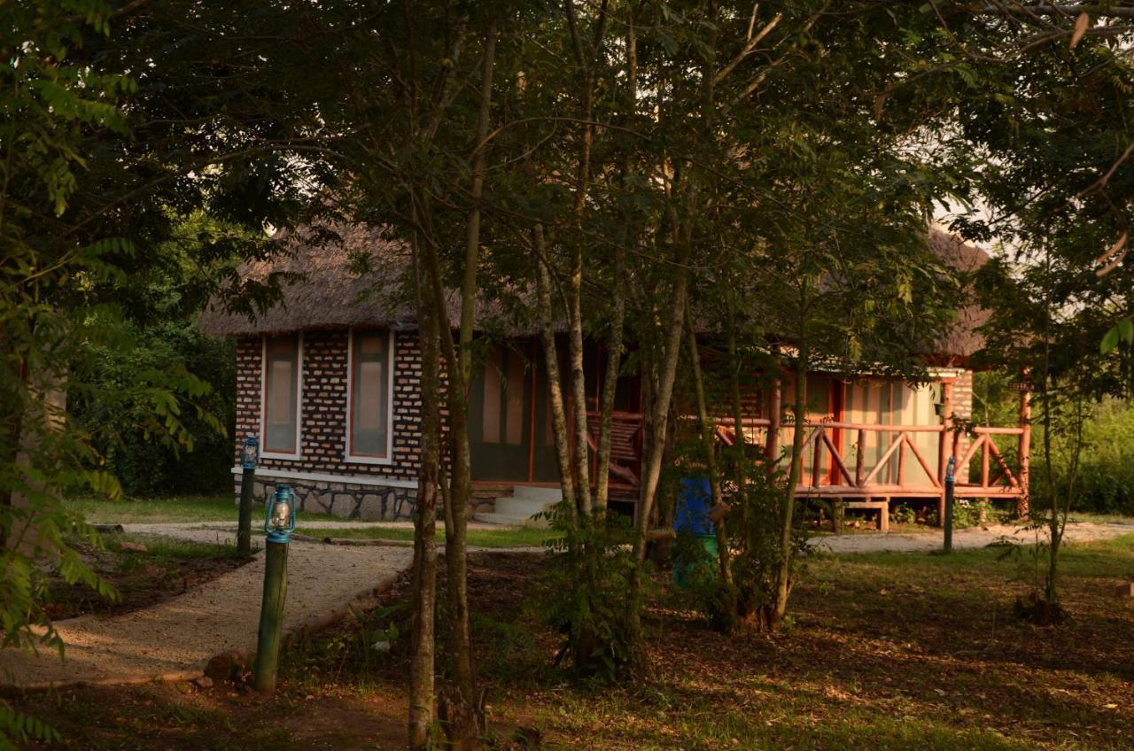 Irungu Forest Safari Lodge Katunguru Dış mekan fotoğraf