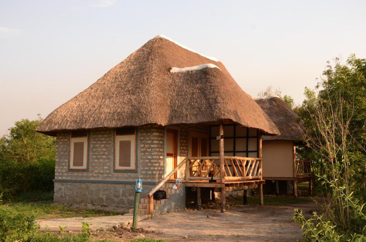 Irungu Forest Safari Lodge Katunguru Dış mekan fotoğraf