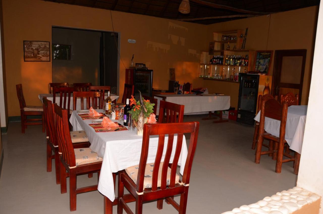 Irungu Forest Safari Lodge Katunguru Dış mekan fotoğraf