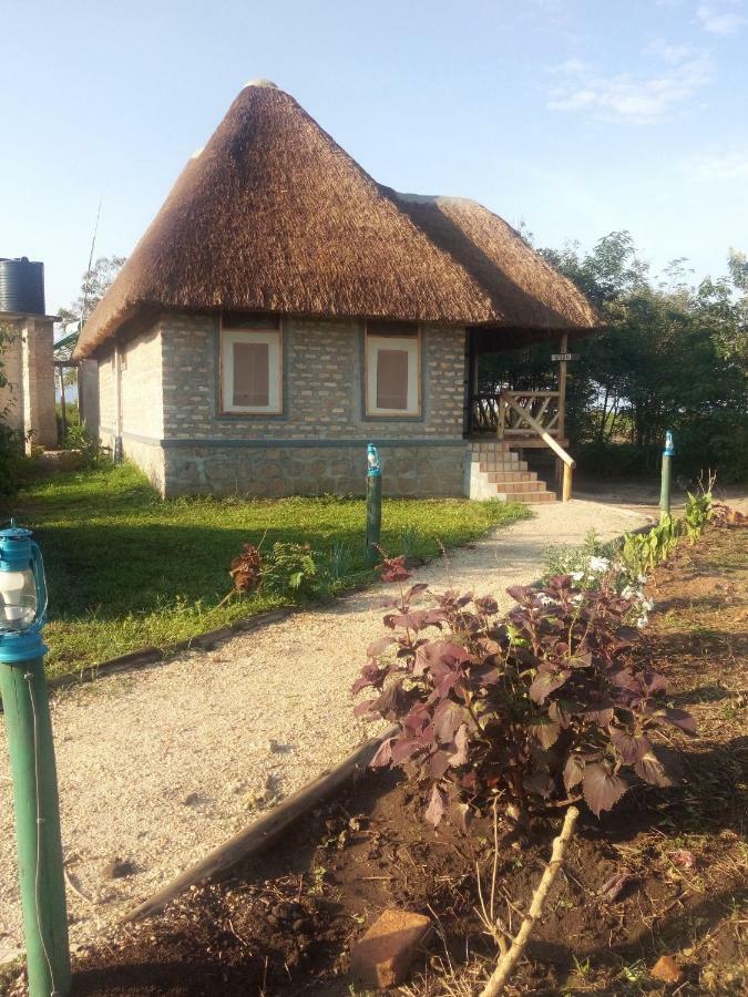 Irungu Forest Safari Lodge Katunguru Dış mekan fotoğraf