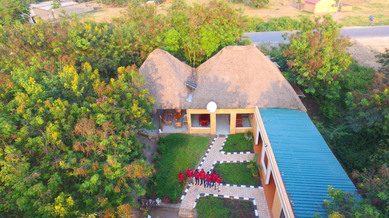 Irungu Forest Safari Lodge Katunguru Dış mekan fotoğraf