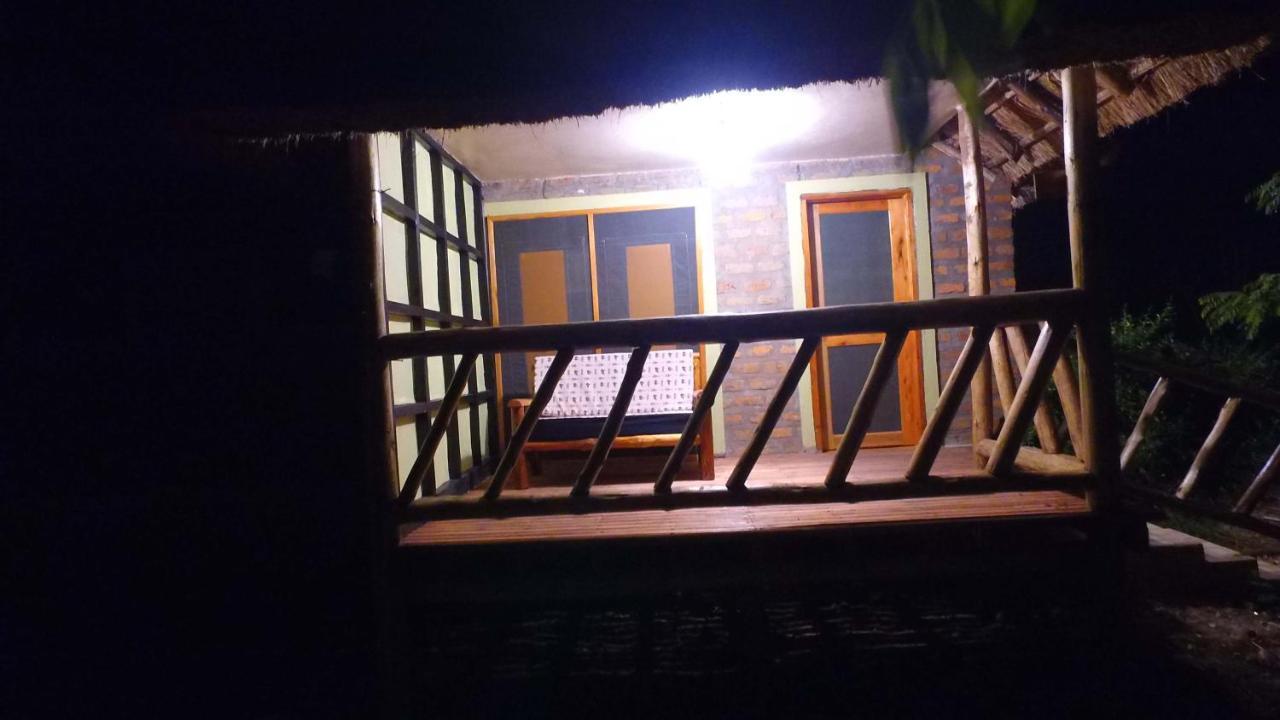 Irungu Forest Safari Lodge Katunguru Dış mekan fotoğraf