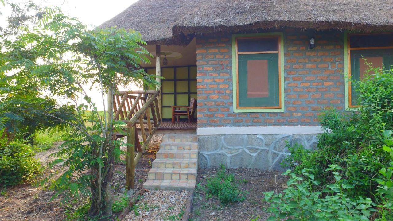 Irungu Forest Safari Lodge Katunguru Dış mekan fotoğraf